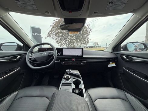New 2025 Kia EV6 Wind RWD image 30