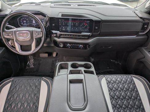 Used 2022 GMC Sierra 1500 SLT image 8