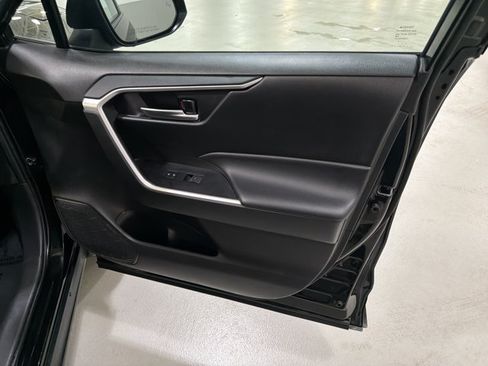 Used 2024 Toyota RAV4 XLE FWD image 38