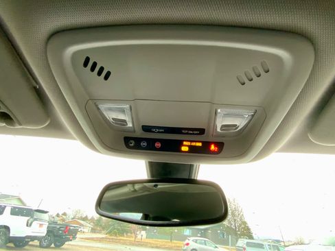 Used 2017 Chevrolet Malibu LT image 46