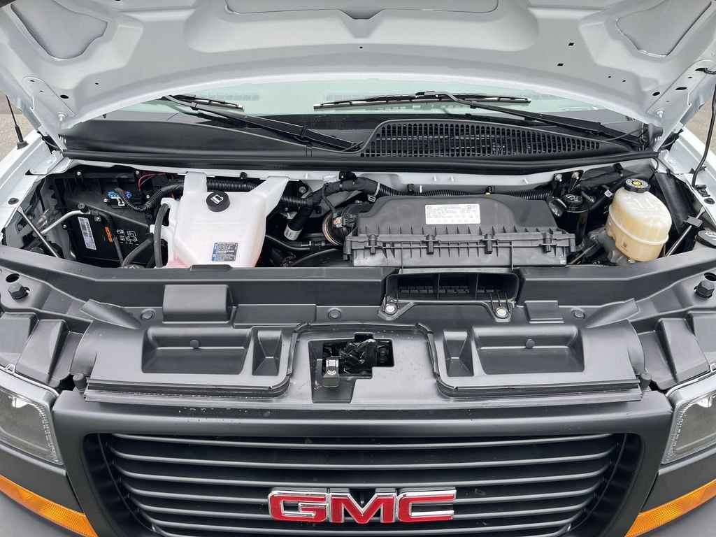 New 2026 GMC Savana 3500 w/ Driver Convenience Package RWD image 25