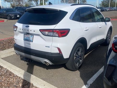 Used 2020 Ford Escape SEL image 3