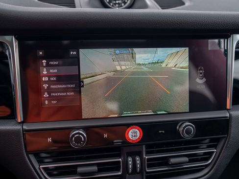 New 2026 Porsche Macan image 20