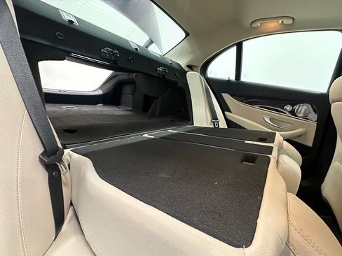 Used 2019 Mercedes-Benz E 300 4MATIC image 16