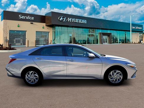 New 2026 Hyundai Elantra Blue image 9