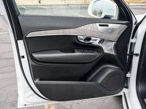 Used 2024 Volvo XC90 T8 Ultimate w/ Lounge Package image 9