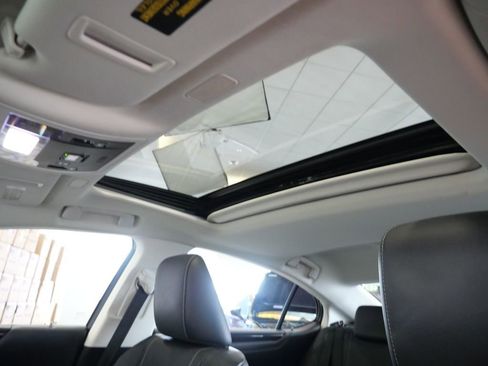 Used 2020 Lexus ES 300h w/ Accessory Package 2 image 30