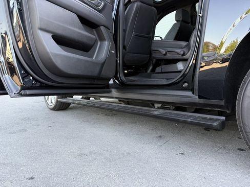 Used 2024 Chevrolet Suburban High Country AWD/4WD image 23