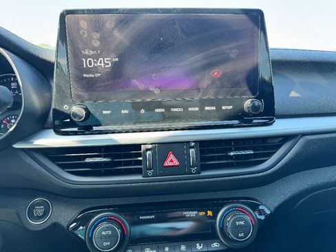 Used 2023 Kia Forte GT-Line image 18