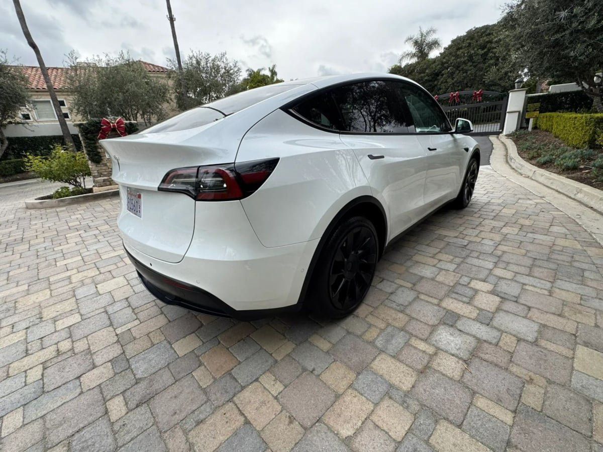 Used 2023 Tesla Model Y Long Range AWD/4WD image 7
