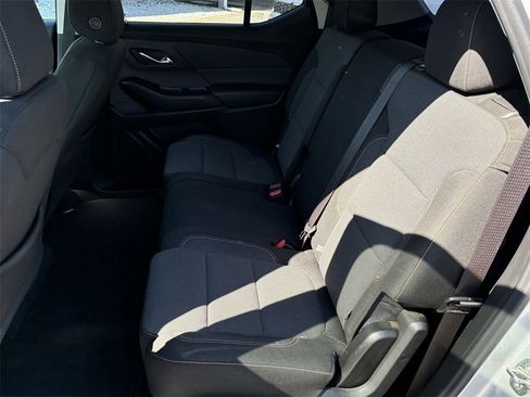 Used 2021 Chevrolet Traverse LS image 28