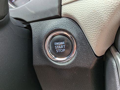 Used 2019 Toyota RAV4 XLE w/ Convenience Package image 31