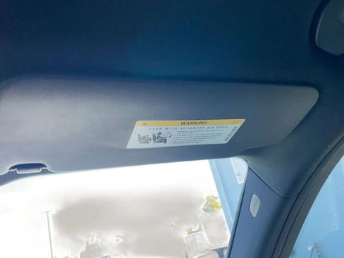 Used 2019 Mercedes-Benz GLC 300 4MATIC image 20
