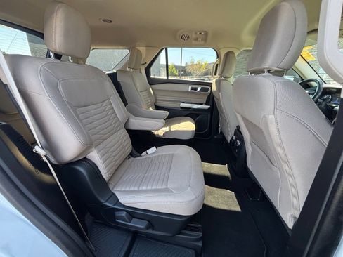 Used 2021 Ford Explorer XLT AWD/4WD image 22