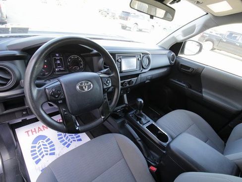 Used 2018 Toyota Tacoma SR5 image 3