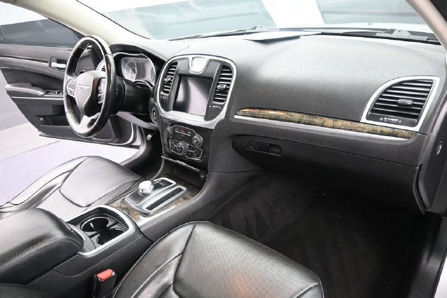Used 2020 Chrysler 300 Limited RWD image 26