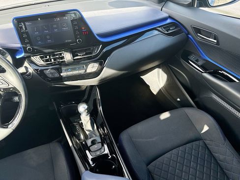 Used 2021 Toyota C-HR XLE image 28