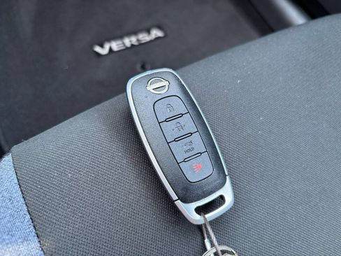 Used 2025 Nissan Versa SV FWD image 17