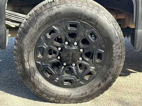 Used 2022 GMC Sierra 2500 Denali image 9