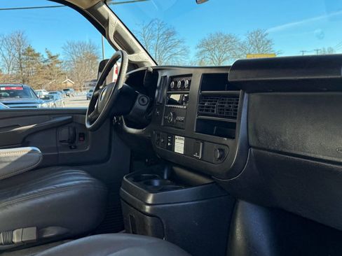 Used 2017 Chevrolet Express 2500 image 11