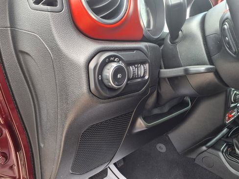 Used 2021 Jeep Wrangler Unlimited Rubicon image 11