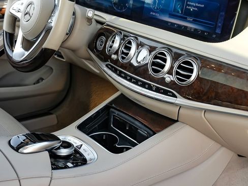 Used 2019 Mercedes-Benz S 560 Sedan image 22