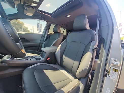 Used 2024 Subaru Crosstrek 2.5i Wilderness w/ Crosstrek Mirror Package image 9