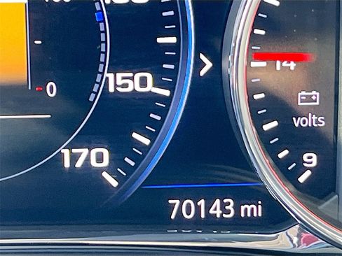 Used 2021 GMC Acadia Denali w/ Denali Technology Package image 12