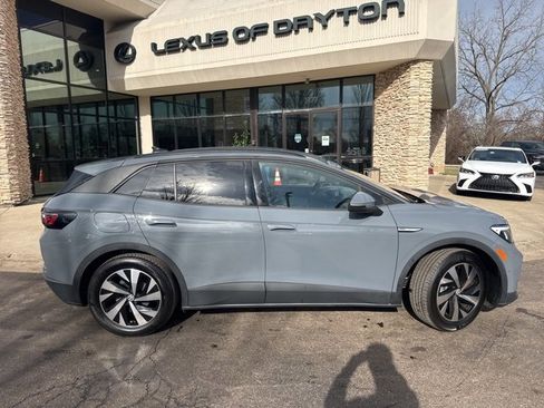 Used 2023 Volkswagen ID.4 Pro image 2