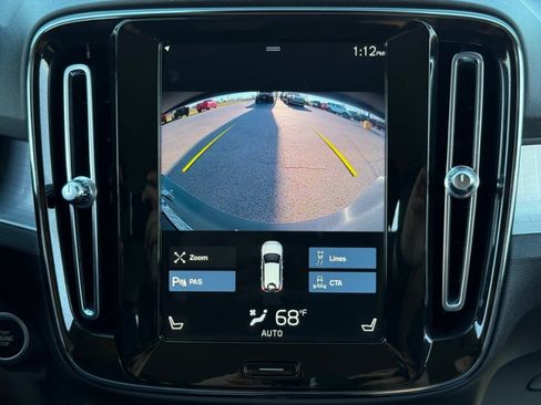 Used 2022 Volvo XC40 T5 Momentum image 26