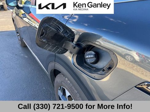 Certified 2025 Kia Sportage EX w/ Premium Package image 50