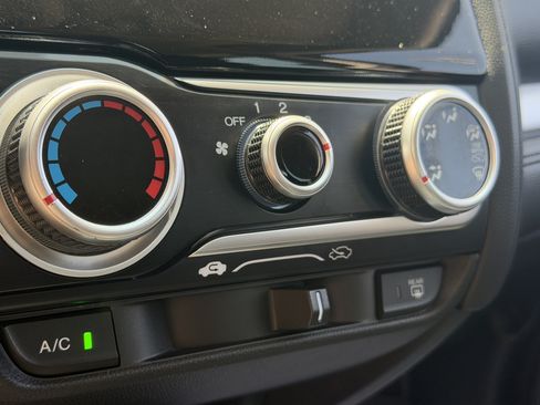 Used 2017 Honda Fit LX image 37