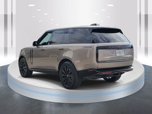 Used 2023 Land Rover Range Rover SE image 4