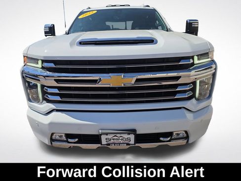 Used 2022 Chevrolet Silverado 3500 High Country w/ Technology Package AWD/4WD image 9
