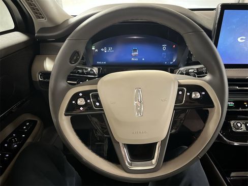 Used 2024 Lincoln Corsair Premiere w/ Equipment Group 101A image 11