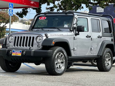 Used 2018 Jeep Wrangler Unlimited Rubicon w/ Connectivity Group AWD/4WD image 8