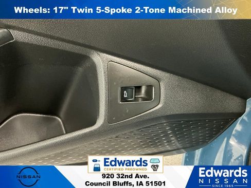 Used 2025 Volkswagen Jetta SE FWD image 21