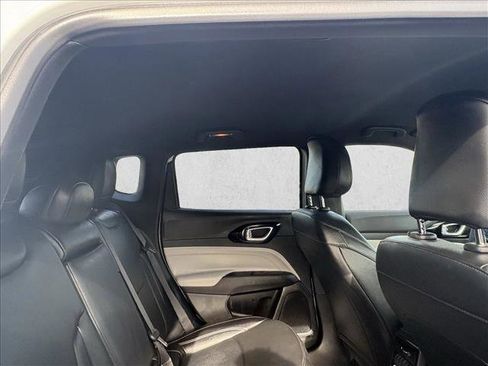 Used 2025 Jeep Compass Limited image 20