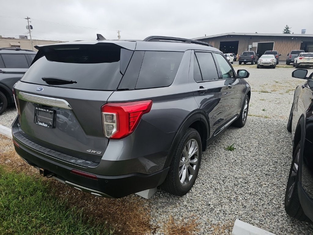 Used 2022 Ford Explorer XLT w/ Equipment Group 202A AWD/4WD image 7