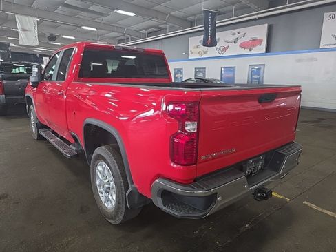 Used 2024 Chevrolet Silverado 2500 LT AWD/4WD image 6