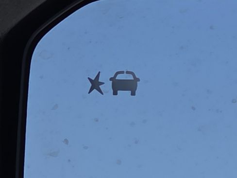 Used 2023 GMC Canyon Elevation w/ Convenience Package image 9