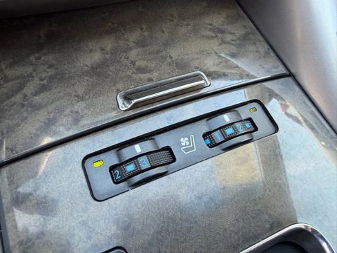 Used 2010 Lexus IS 350C RWD image 26