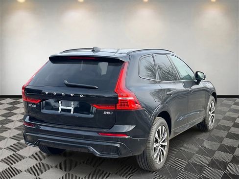 Used 2024 Volvo XC60 B5 Plus image 3