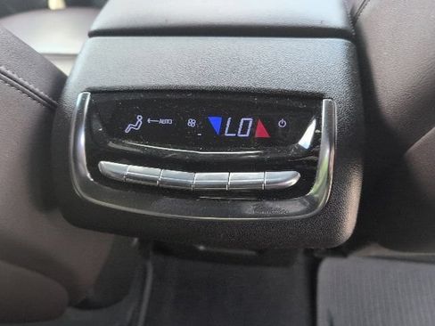 Used 2022 Cadillac XT6 Premium Luxury AWD/4WD image 13