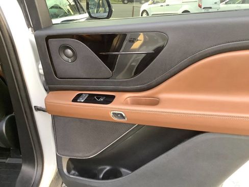 Used 2023 Lincoln Aviator Reserve w/ Equipment Group 201A image 38