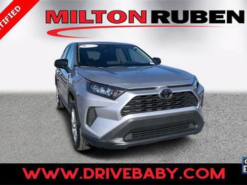Certified 2022 Toyota RAV4 LE image 1