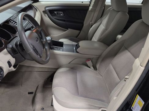 Used 2010 Ford Taurus SEL image 17
