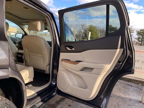 Used 2017 GMC Acadia Denali w/ Technology Package image 22