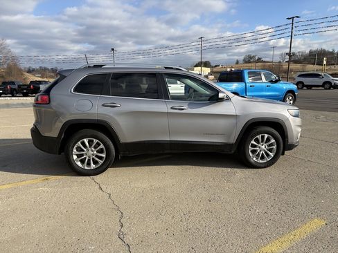 Used 2019 Jeep Cherokee Latitude w/ Cold Weather Group image 6