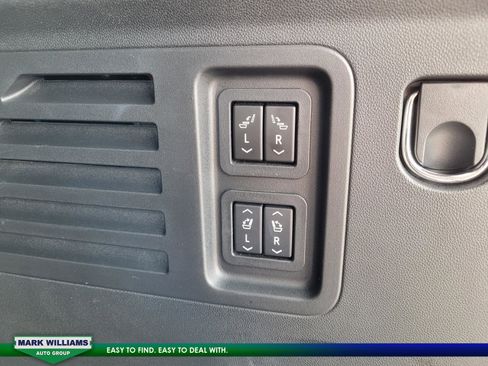 Used 2024 Chevrolet Traverse RS image 31